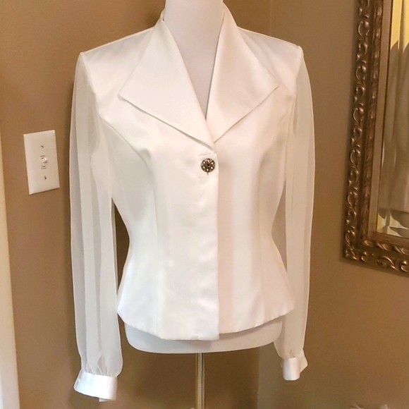 JR Nites by Caliendo White Satin Blouse - Picture 1 of 6